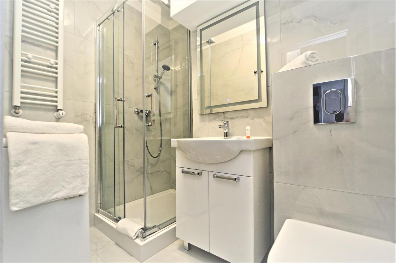 Apartament Swietojanska Przy Nabrzezu By Noclegi Renters Gdynia Buitenkant foto